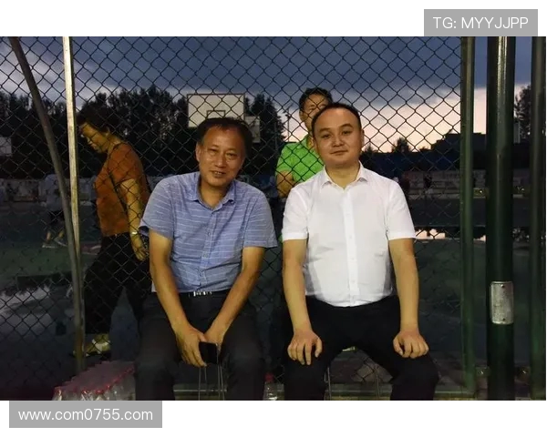 广州篮球队与重庆篮球队赛后复盘团队协作分析及未来展望