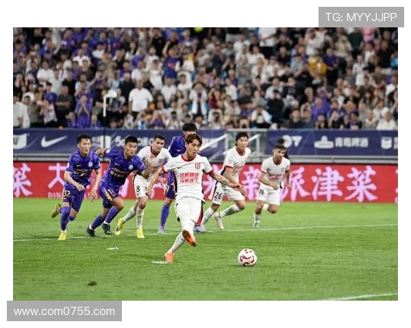 成都足球队技术变革引发热议探索新战术与球员培养模式的创新之路